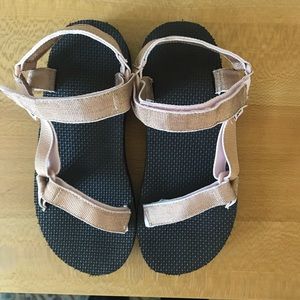 Teva Original Sandal- Rose Gold- Size 6